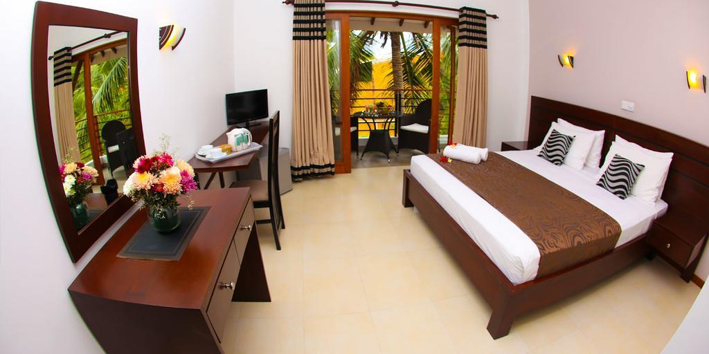 Hotel Shanelo Negombo Exteriör bild